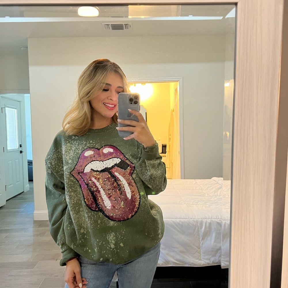 Gildan Olive Sequin Lips Sweatshirt